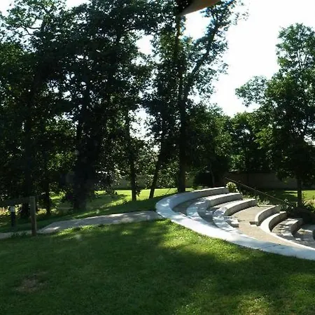 2 - 3 Minutes Du Futuroscope * Chasseneuil-du-Poitou