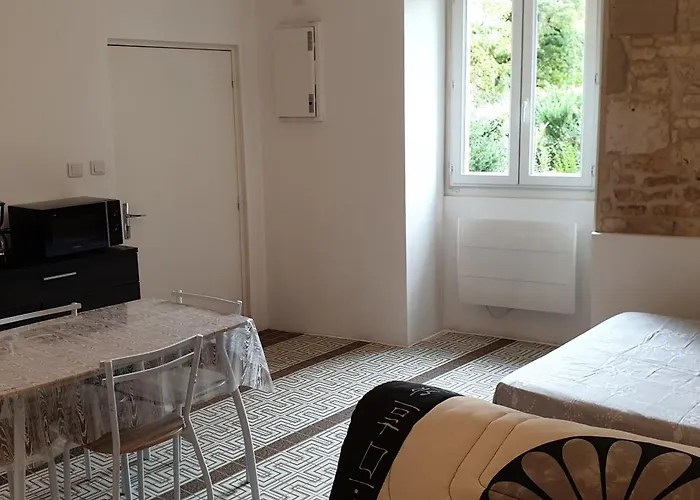 2 - 3 Minutes Du Futuroscope * Chasseneuil-du-Poitou